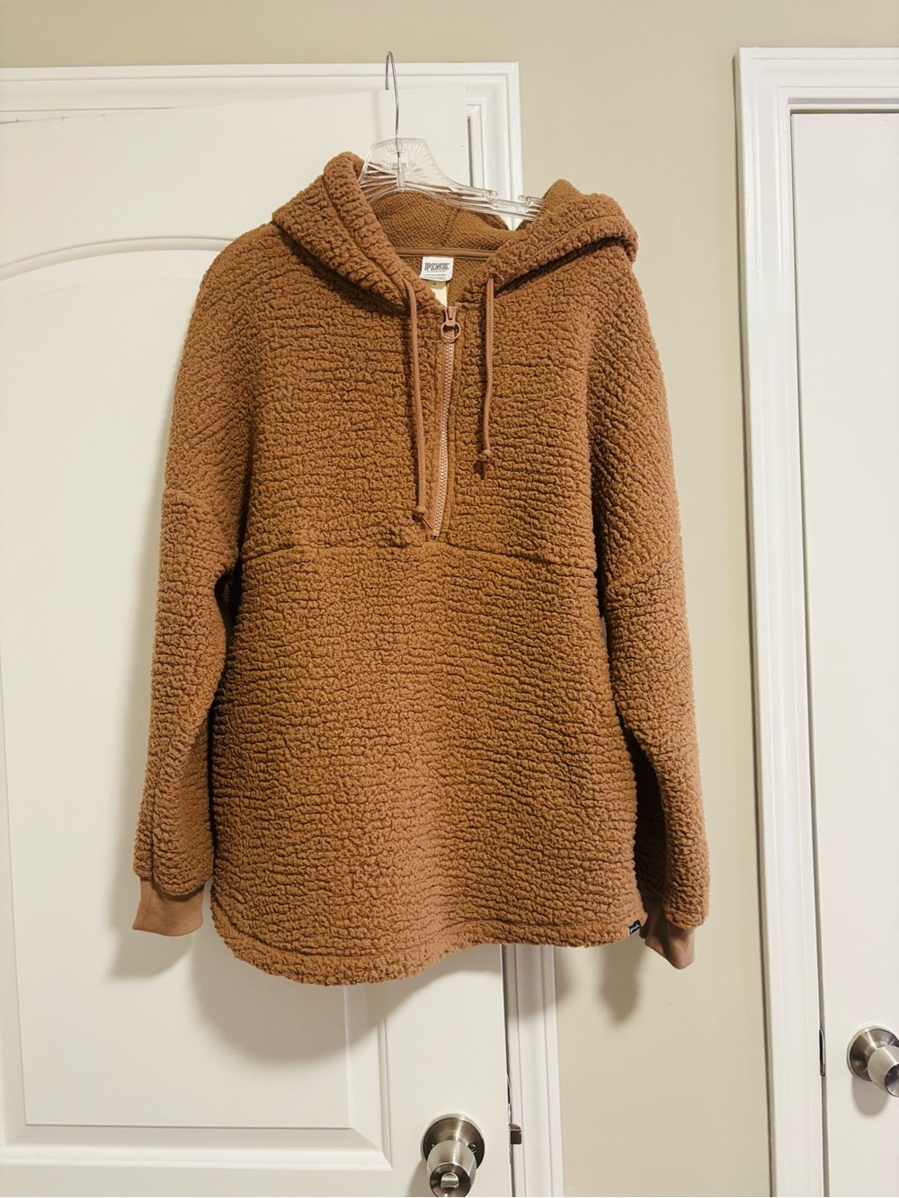 PINK VICTORIA SECRET, NWT Cozy Hooded Sherpa Pullover Sweater in Brown, Size SP - Picture 2 of 6